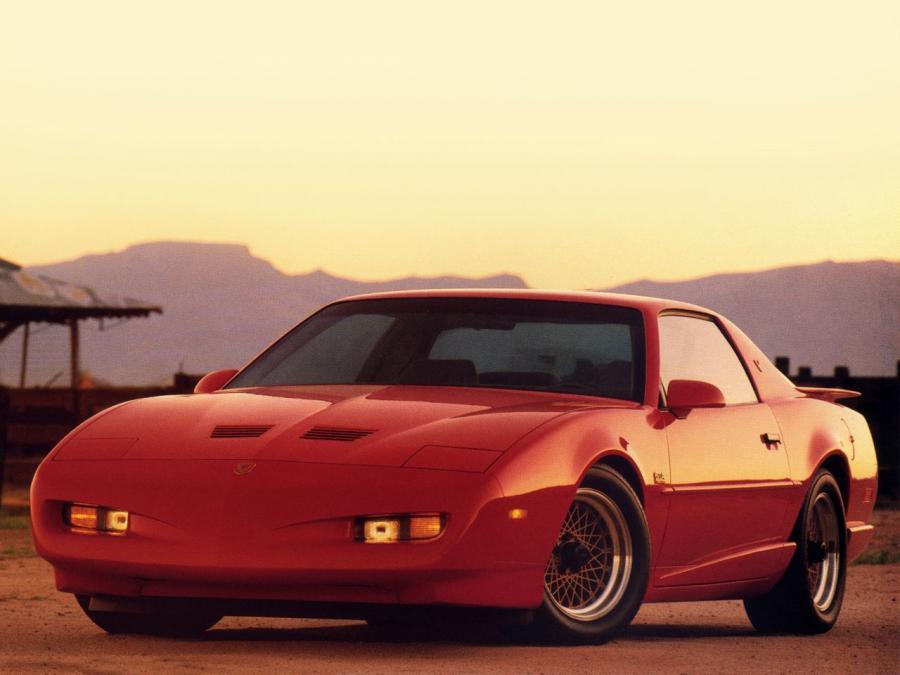  Pontiac Firebird Trans Am GTA 1991 года  (фото 2 из 2)